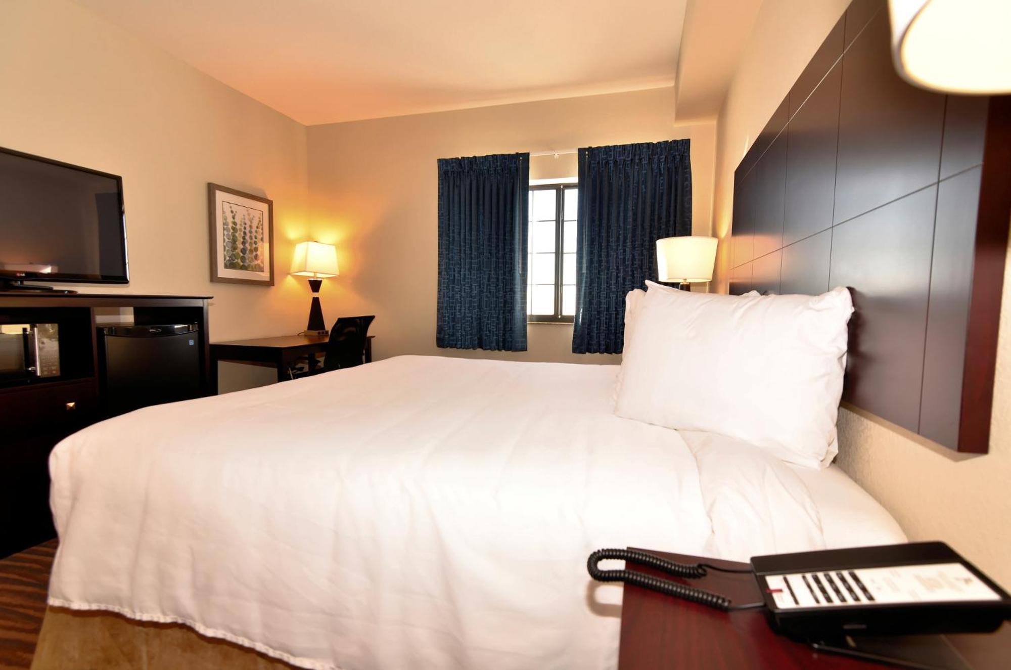 Cobblestone & - Hotel